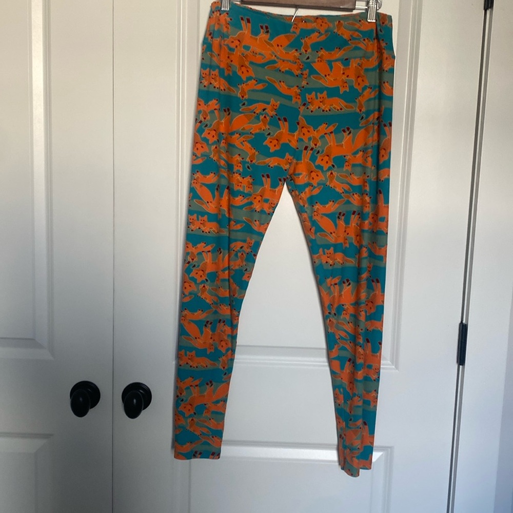 LulaRoe Tall and Curvy Leggings‎